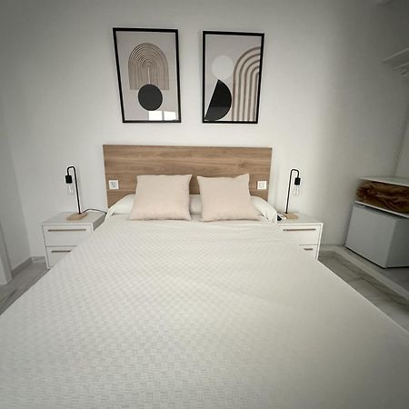 Hostal Merino Jedula Екстер'єр фото